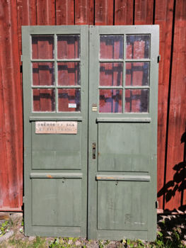 Pardörr med glas 152 x 244 cm, finns på Överjärva