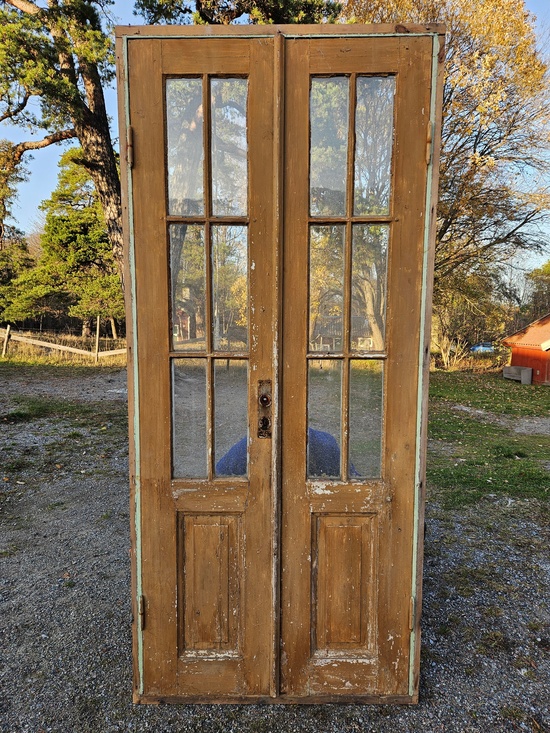 Dubbeldörr med karm och glas 97,5 x 217 cm, finns på Överjärva